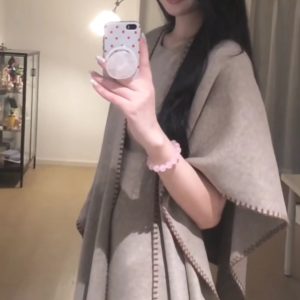 French Retro Cape Dress Women 2025 Autumn Slimming Elegant Long Knit Dress Set