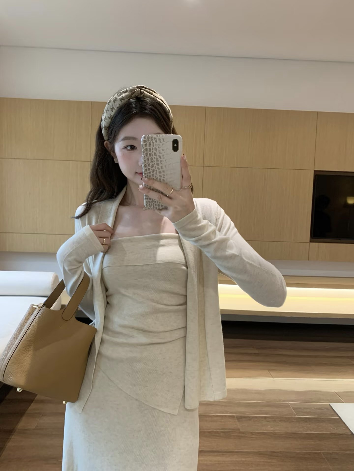 Elegant Lazy Cardigan Cami and Skirt Slimming Gentle High-IQ Old Money Three-Piece Set - Image 3
