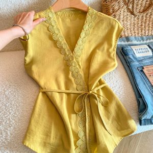 Summer New Gentle Style Yellow V-Neck Short Sleeve Shirt with Ruffle Trim and Waist Tie Slimming Elegant Top