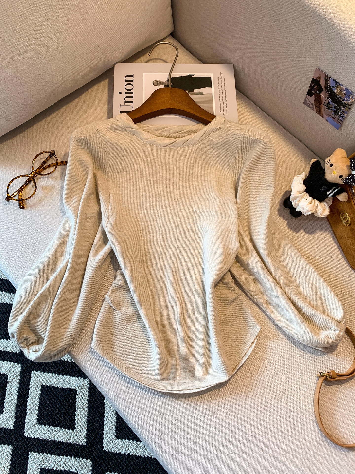 Women's Round Neck Side Pleated Knit Top with Lantern Sleeves - Image 3